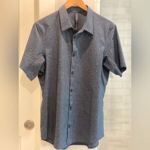 Lululemon men’s shirt size large. Never worn.